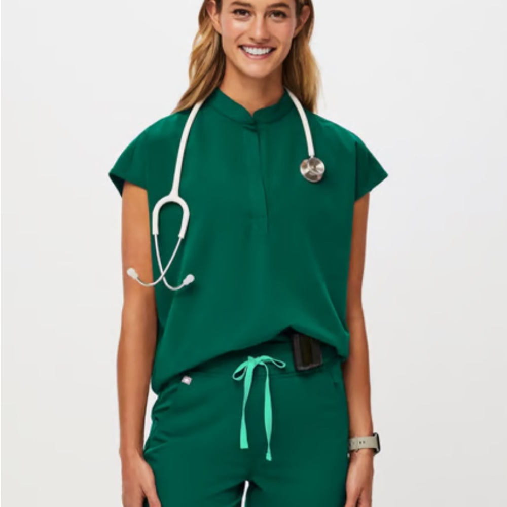 Figs Hunter Green Scrub Set S/M